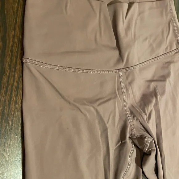 Lululemon Wunder Unders, size 8, “Antique Bark” Nulux high rise - VGUC - Picture 8 of 8